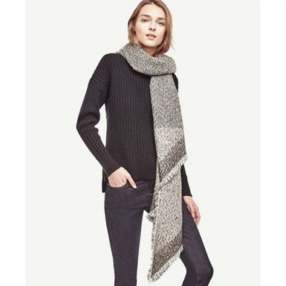 Ann Taylor Accessories - Ann Taylor Oversized Chevron Cozy Blanket Scarf